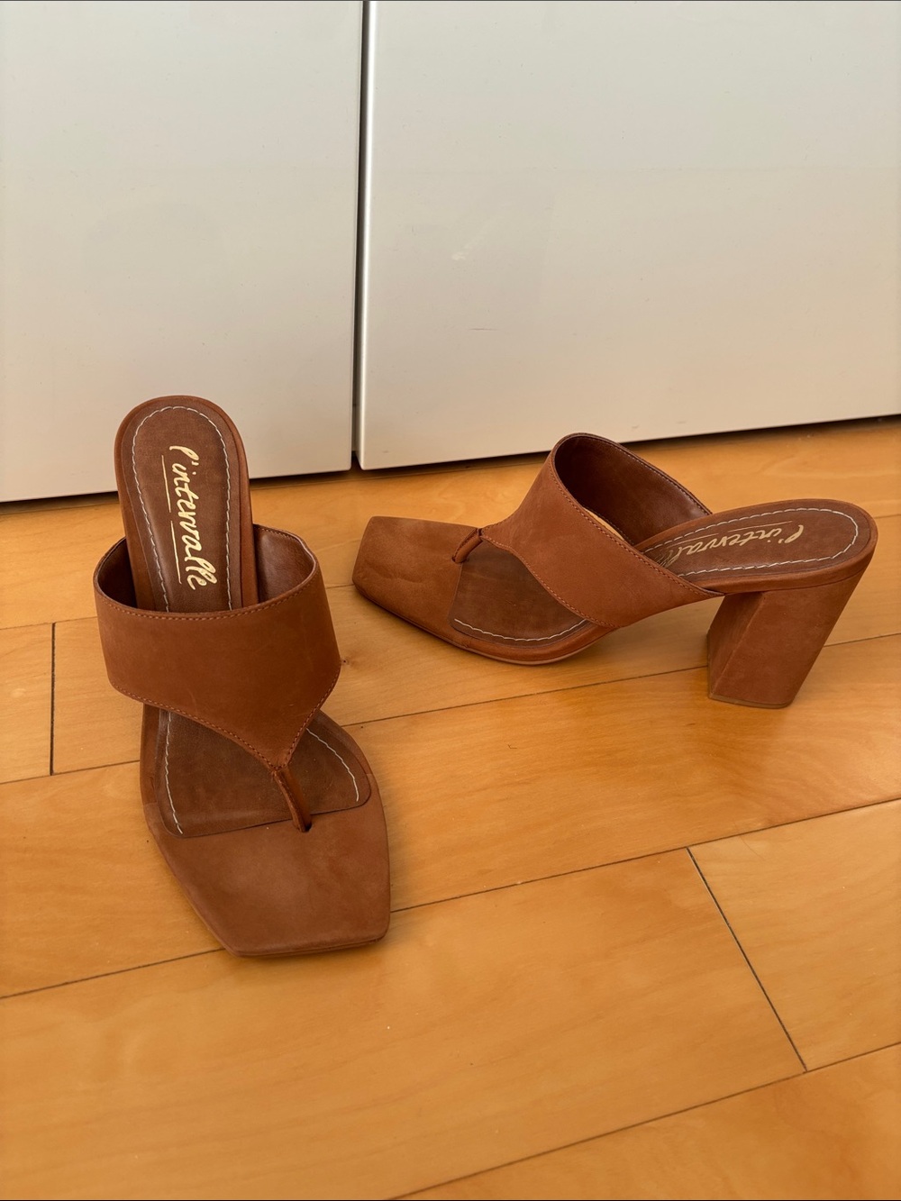 L'INTERVALLE Brown Suede Block Heel Thong Sandals